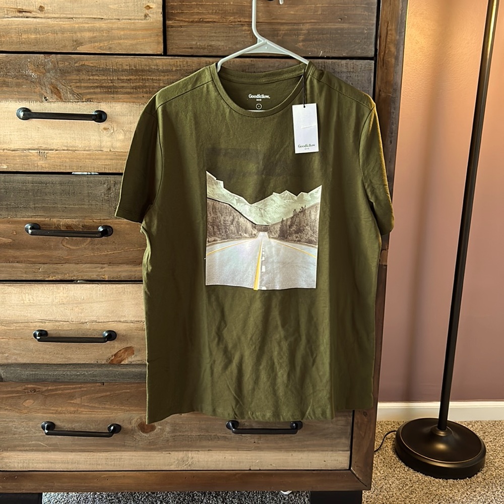 MENS LARGE Goodfellow&Co. T-Shirt
